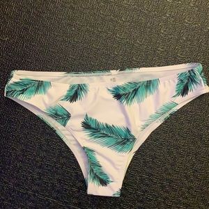 SHEIN never worn white and green bikini bottoms